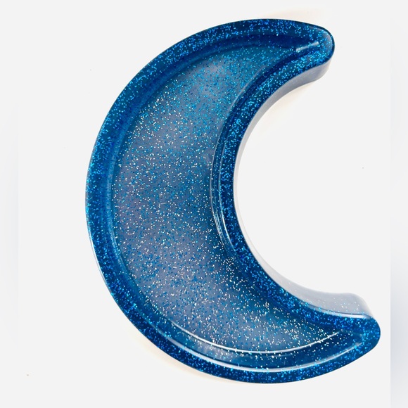 Handcrafted Resin Crescent Moon Ring Dish. - Picture 4 of 4